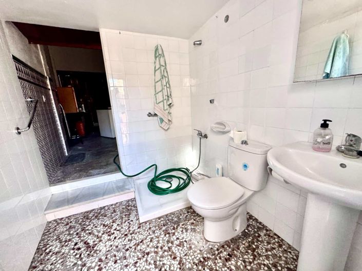 Image No.27-4 Bed House for sale
