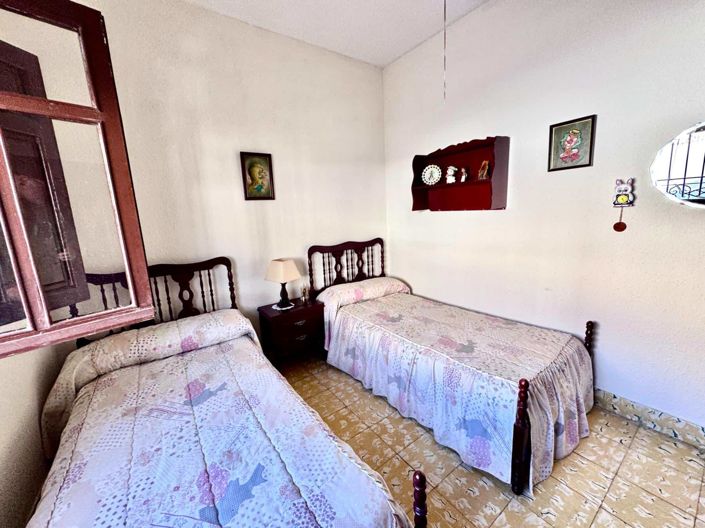 Image No.38-4 Bed House for sale