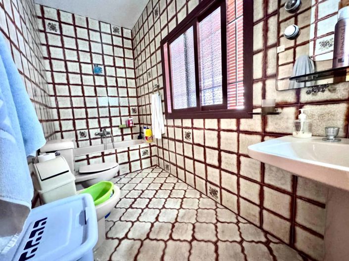 Image No.43-4 Bed House for sale