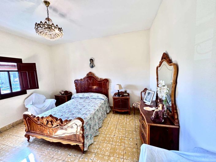 Image No.54-4 Bed House for sale