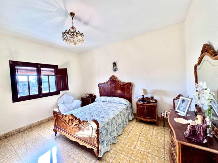 Image No.55-4 Bed House for sale