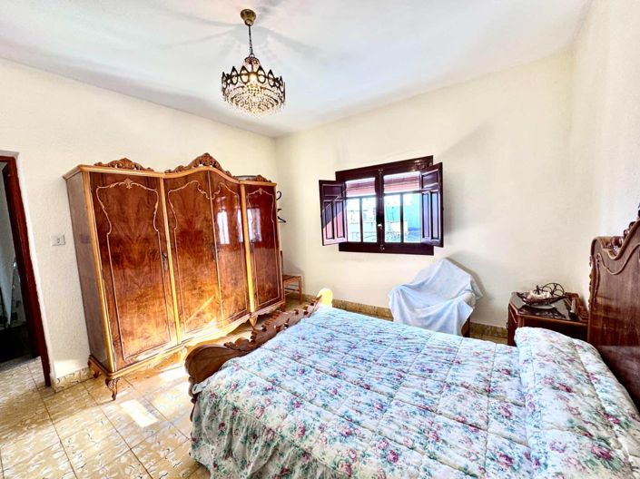 Image No.57-4 Bed House for sale