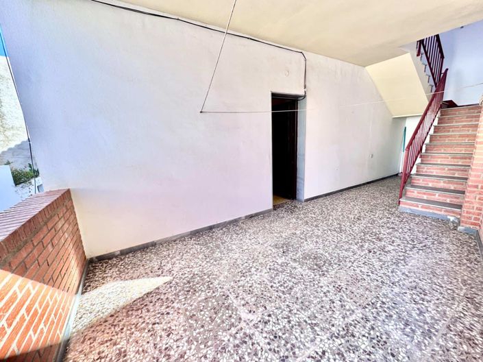 Image No.61-4 Bed House for sale