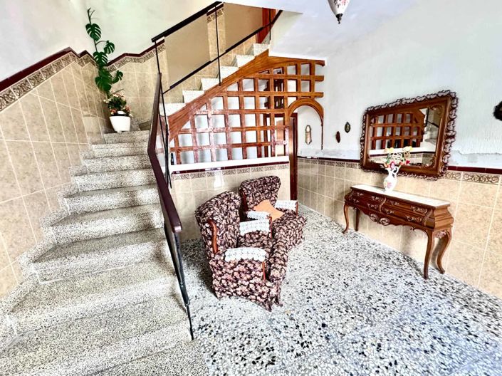 Image No.10-4 Bed House for sale