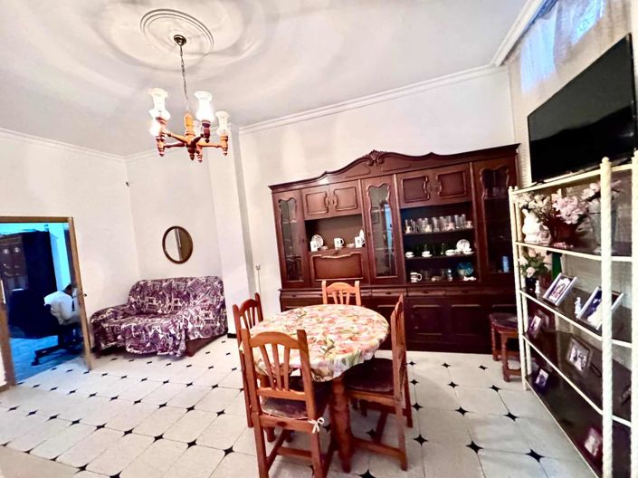 Image No.12-8 Bed House for sale
