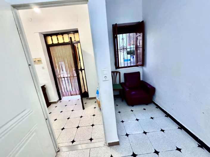 Image No.19-8 Bed House for sale