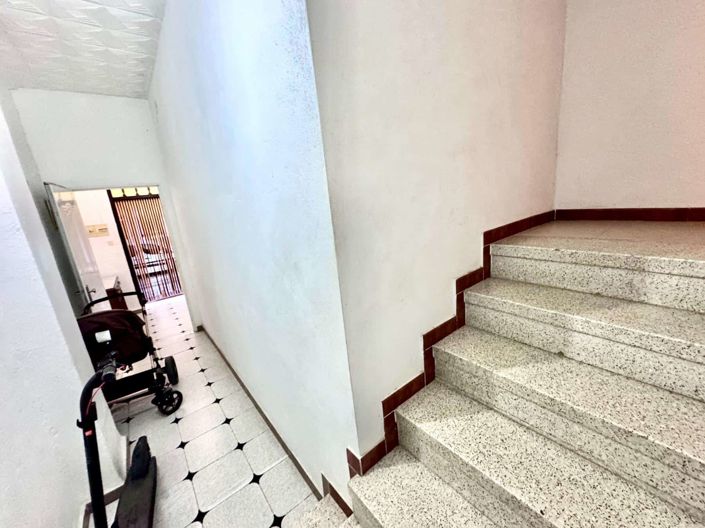Image No.23-8 Bed House for sale