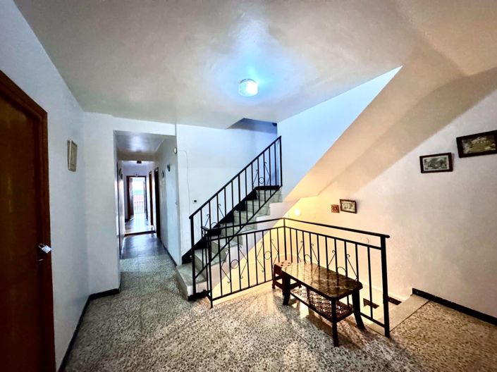 Image No.29-8 Bed House for sale