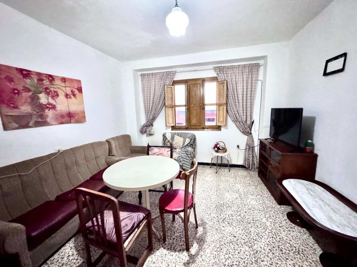 Image No.33-8 Bed House for sale