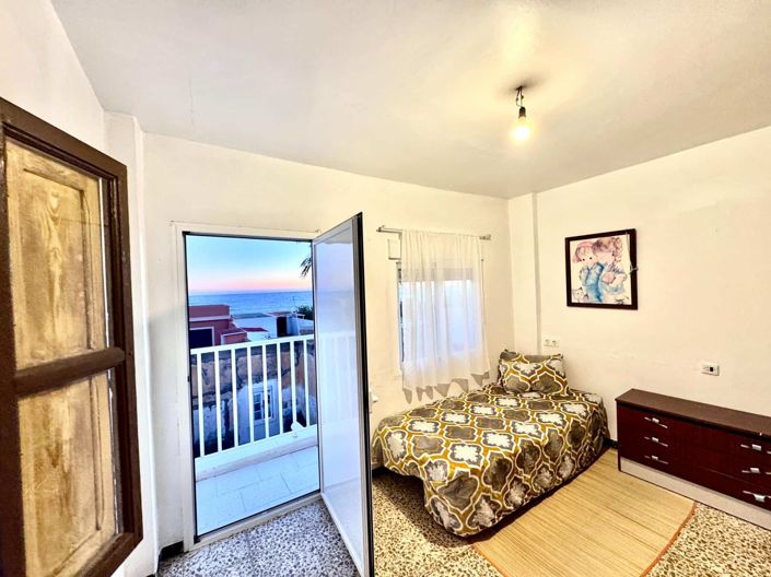 Image No.36-8 Bed House for sale