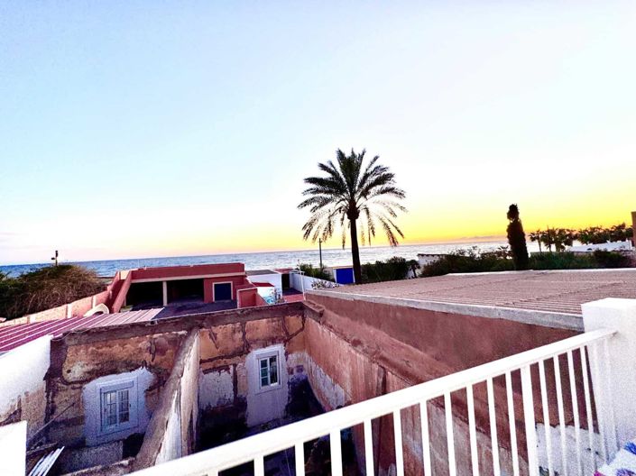 Image No.38-8 Bed House for sale
