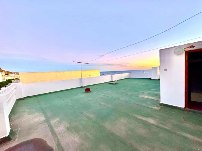 Image No.41-8 Bed House for sale