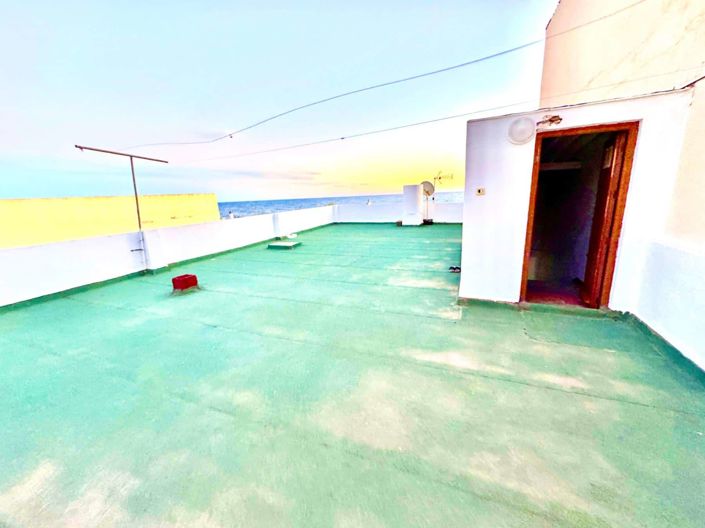 Image No.42-8 Bed House for sale