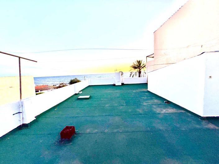 Image No.43-8 Bed House for sale