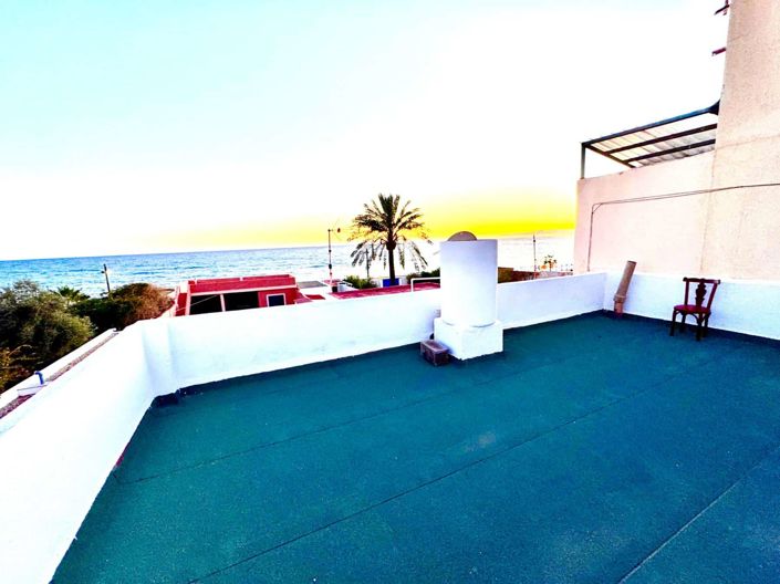 Image No.44-8 Bed House for sale