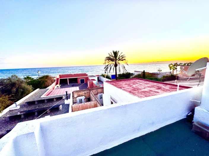 Image No.45-8 Bed House for sale