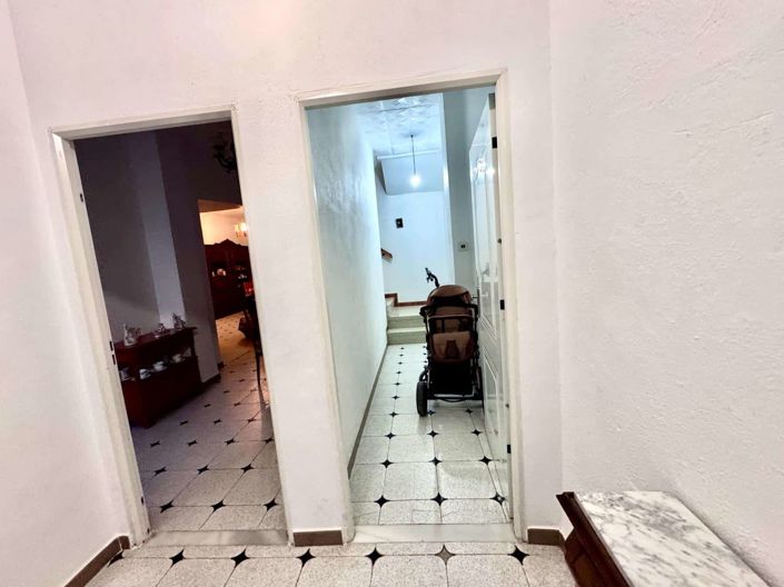Image No.7-8 Bed House for sale