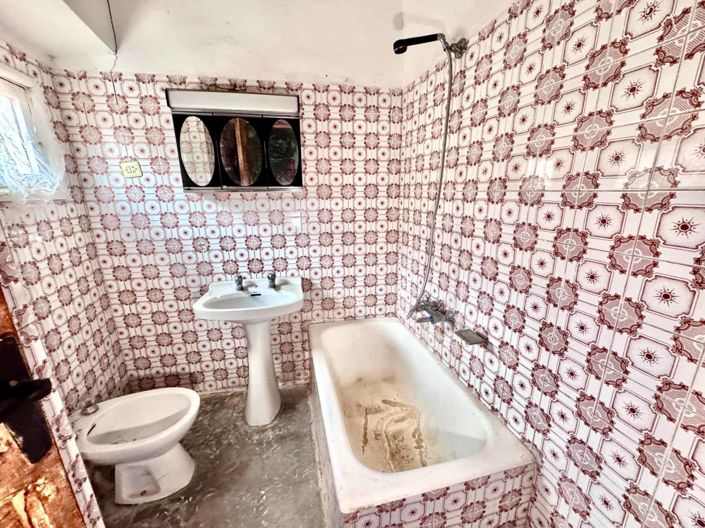Image No.19-6 Bed House for sale