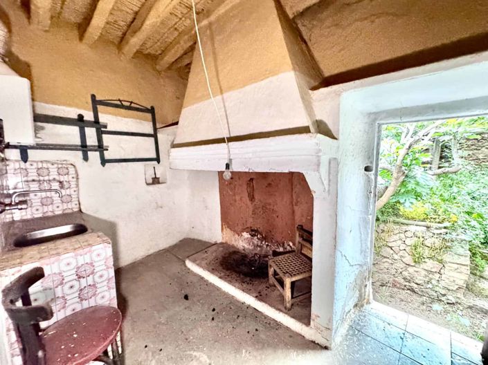 Image No.21-6 Bed House for sale