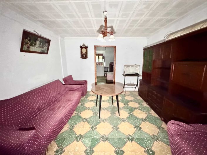 Image No.25-6 Bed House for sale