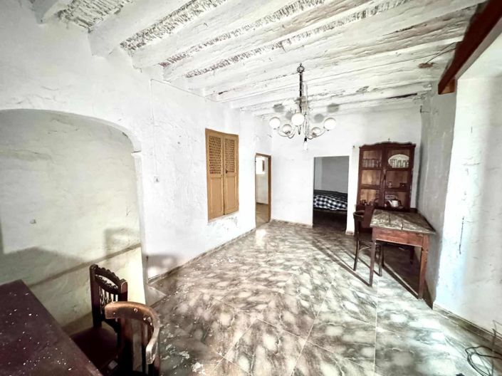 Image No.31-6 Bed House for sale