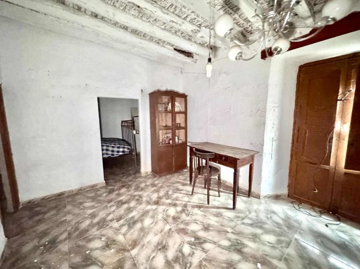 Image No.32-6 Bed House for sale