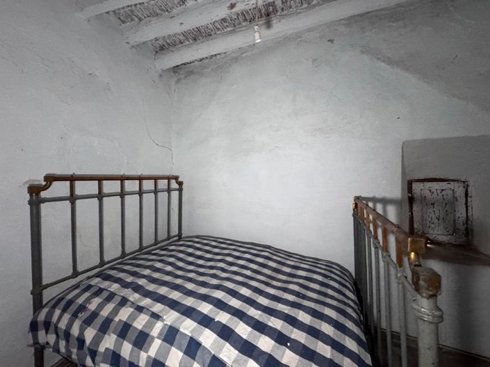 Image No.33-6 Bed House for sale