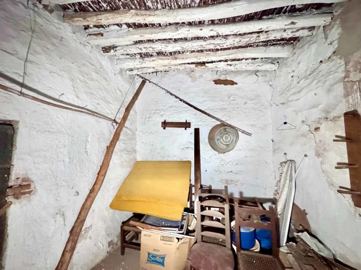 Image No.37-6 Bed House for sale