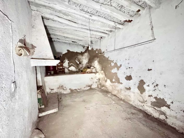 Image No.40-6 Bed House for sale