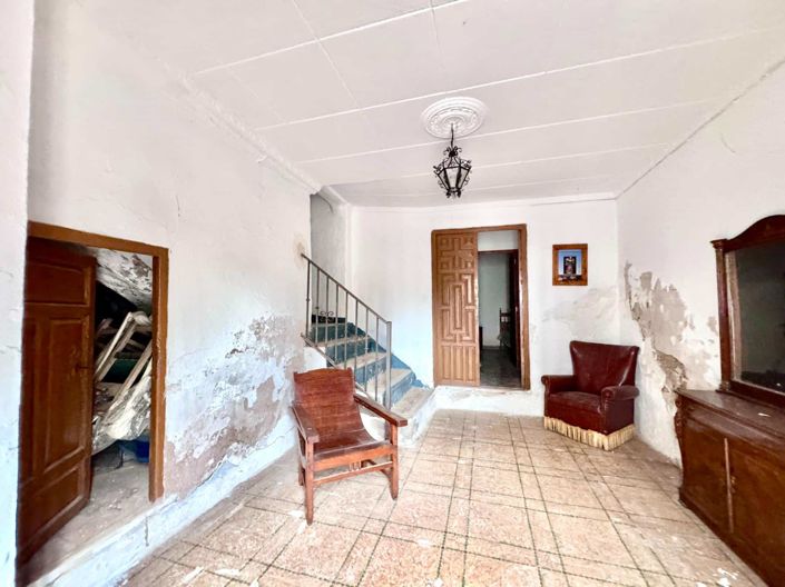 Image No.10-6 Bed House for sale