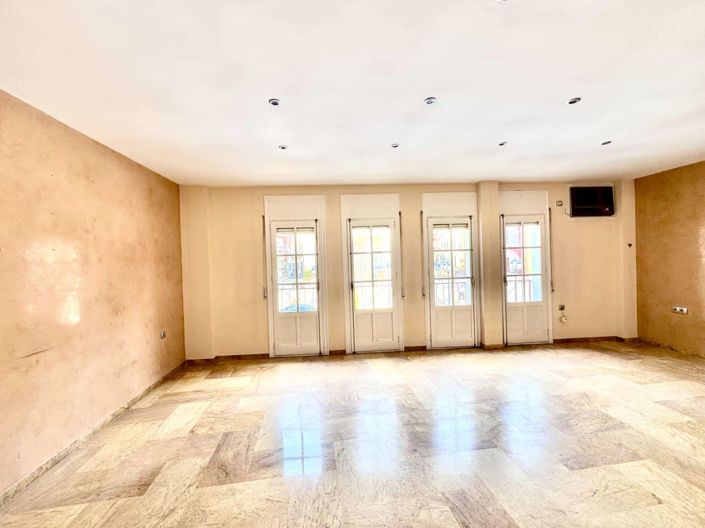 Image No.13-3 Bed Apartment for sale