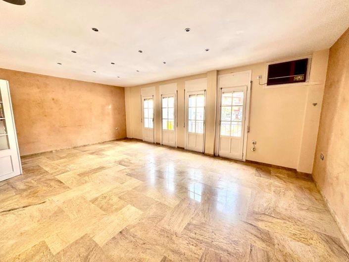 Image No.14-3 Bed Apartment for sale