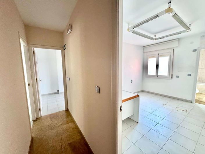 Image No.25-3 Bed Apartment for sale