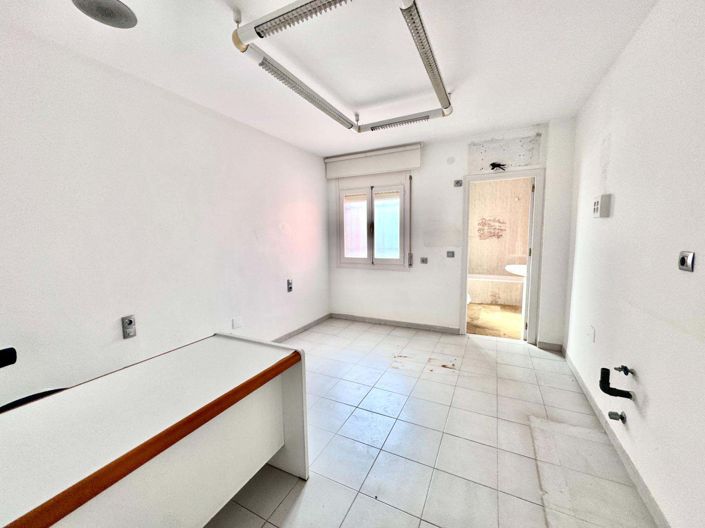 Image No.27-3 Bed Apartment for sale