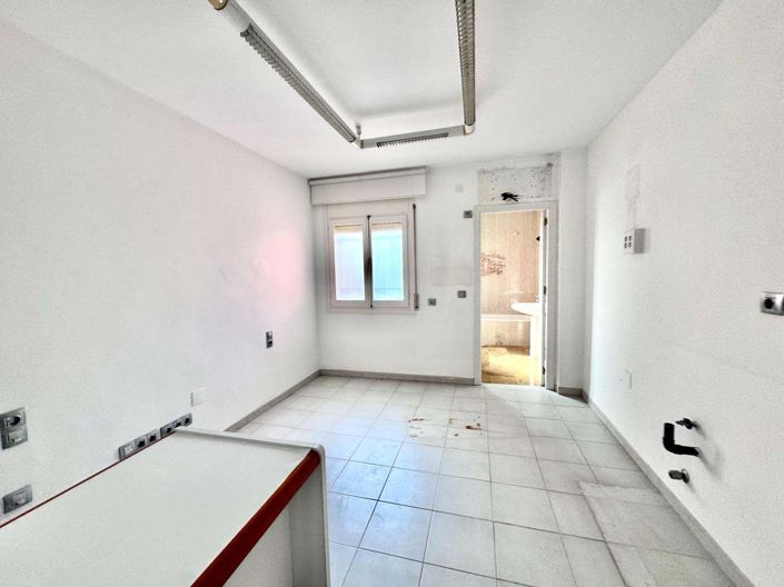 Image No.29-3 Bed Apartment for sale