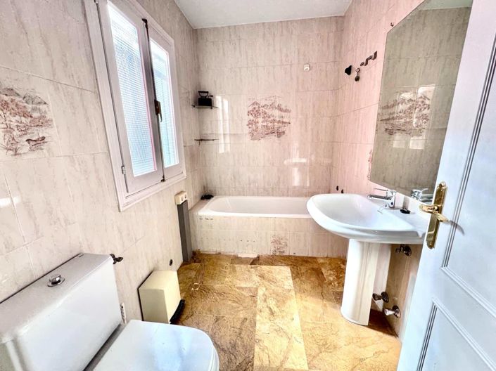 Image No.30-3 Bed Apartment for sale