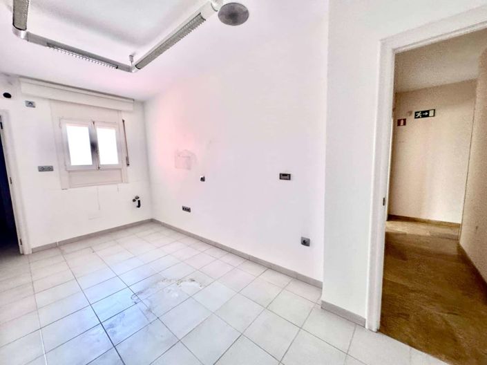 Image No.35-3 Bed Apartment for sale