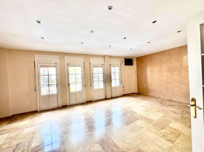 Image No.7-3 Bed Apartment for sale
