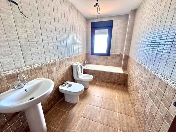Image No.15-2 Bed Apartment for sale