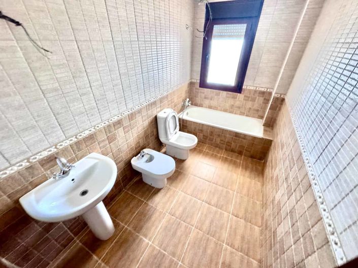 Image No.23-2 Bed Apartment for sale