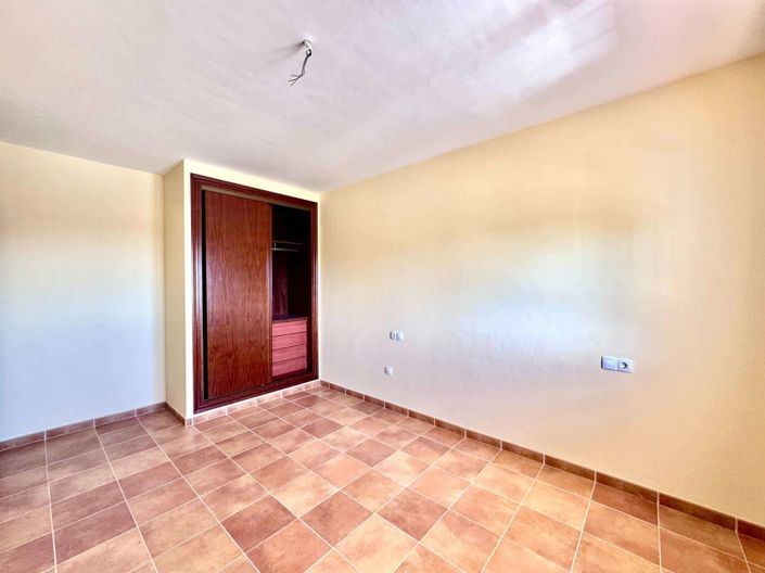 Image No.32-2 Bed Apartment for sale