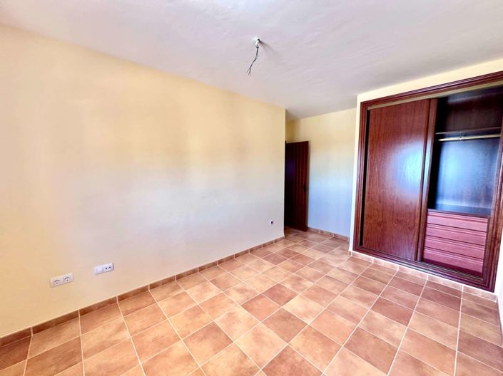 Image No.33-2 Bed Apartment for sale