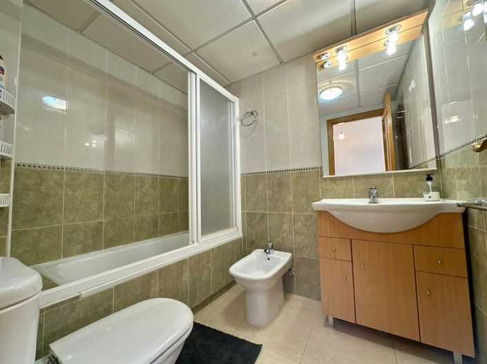 Image No.12-2 Bed Property for sale