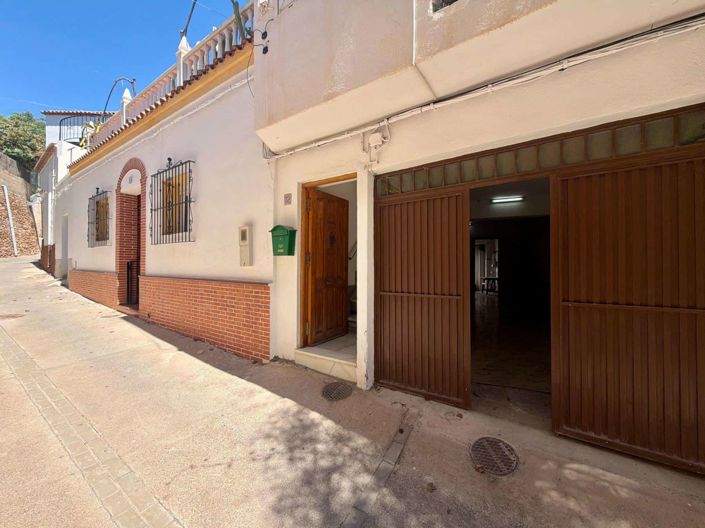 Image No.18-3 Bed Villa for sale