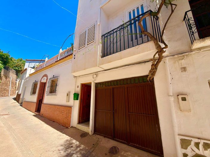 Image No.8-3 Bed Villa for sale