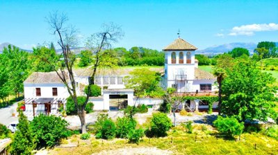 historic-luxury-cortijo-estate-near-granada-2