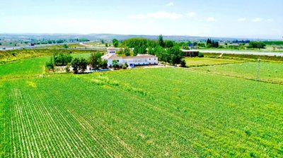 historic-luxury-cortijo-estate-near-granada-1