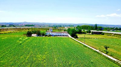 historic-luxury-cortijo-estate-near-granada-1