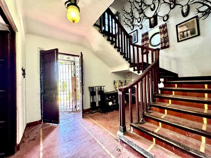 Image No.42-12 Bed Property for sale