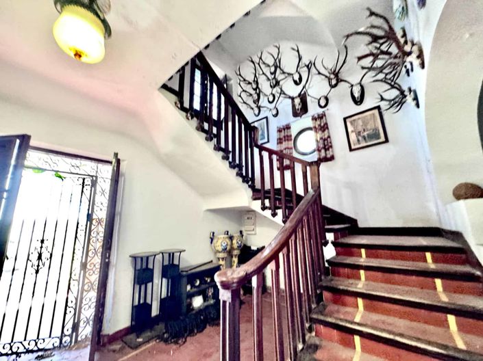 Image No.43-12 Bed Property for sale